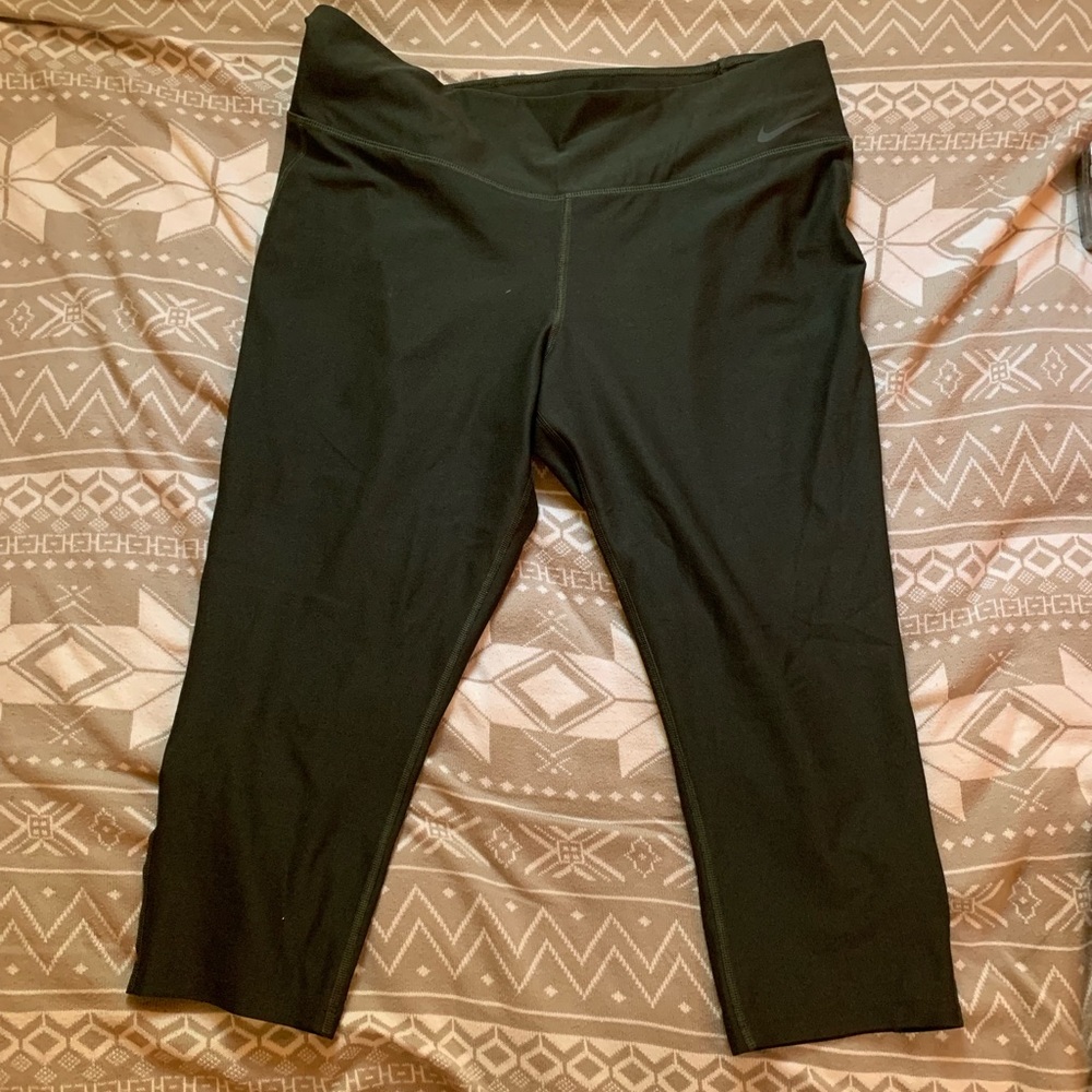 Green Nike Capri Leggings